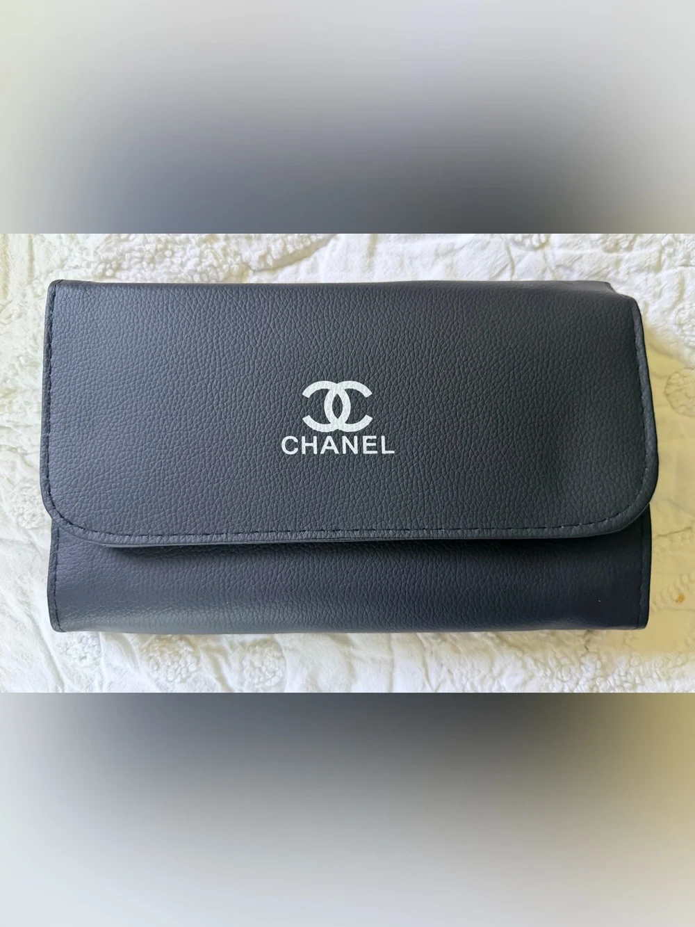 Fashion Chanel Set of 12 Makeup Brushes NEW in Branded Bag & Etched Flowers Box